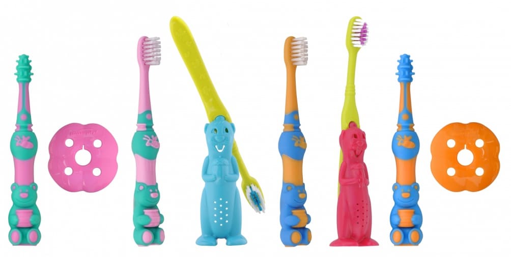 Doit-on acheter une brosse à dents pour bébé?